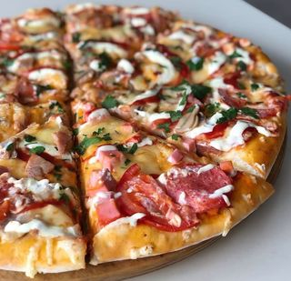 Пицца с колбасой (большая)