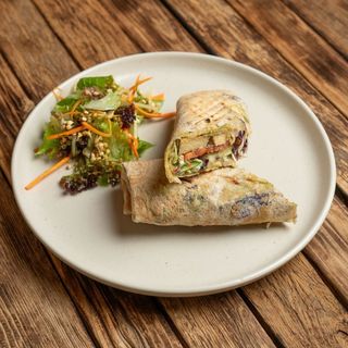 Рол з тофу, овочами та соусом песто (300г)