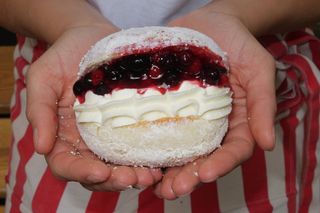 შავი & წითელი მოცხარის ჩიზქეიქი/ Black and Red Currant Cheesecake