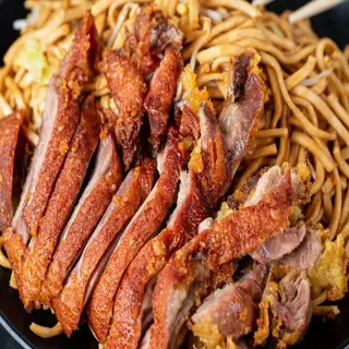 Tallarines Con Pato Asado