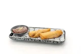 Peking duck spring roll (2 pzs.)