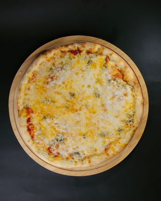 პიცა 4 ყველი 33 სმ