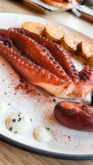 Pulpo a la brasa