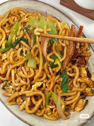 U Dong saltato con gamberi