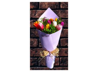 Букет 11 бр разноцветни лалета в лилава хартия 