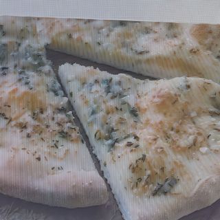 Pan de ajo de base pizza con queso