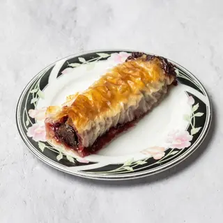 Pita sa višnjom i čokoladom 200g