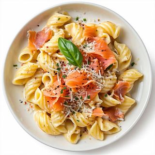 Maccheroncini calabresi panna e salmone