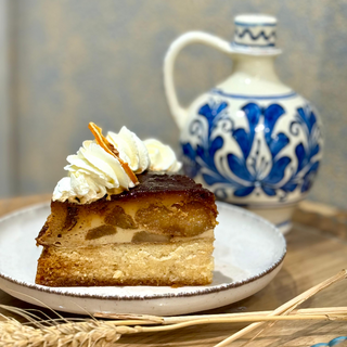 Tort de mere si crema de zahar ars (felie)