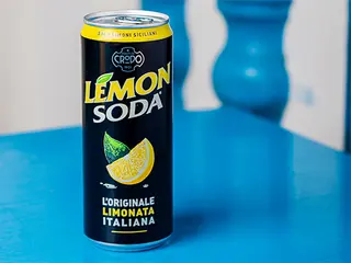 Lemon soda lattina