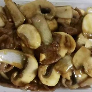 C16. Vaca com cogumelos 