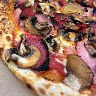 Pizza 4 Estaciones Pequeña