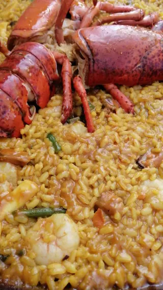Paella Del Mar Bogavante (Para 2 Personas)