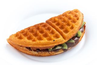 Waffle cu kiwi și Nutella