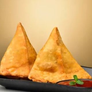 Veg Samosa - 2 pcs (Vegan home made) with tamarind sauce