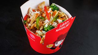 Orez prajit cu ou si pui portie mare