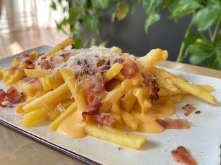 Картопля фрі з беконом