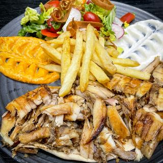 Plat Shawarma Poulet 250g + Frites + Salade
