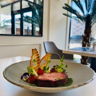 Confit ceafa de porc cu piure de cartofi