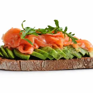 Tostada de aguacate & salmón ahumado
