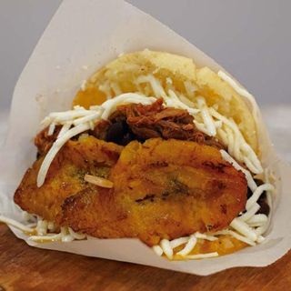 Arepa Pabellon criollo