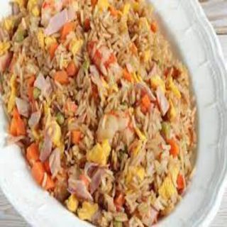 Arroz frito con tres delicias