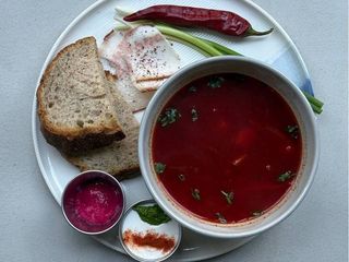 Борщ з ростбіфом