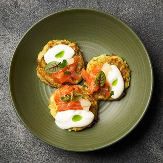 Оладки кабачкові з лососем (250г)