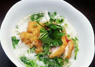 Pho z kurczakiem grillowanym