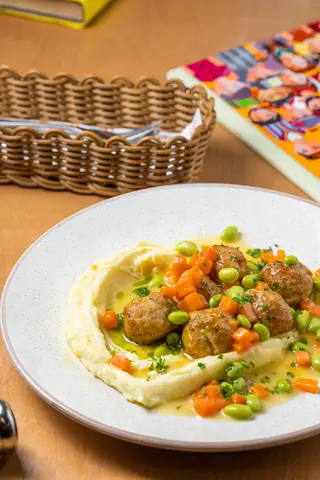 Митболы из цыпленка с пюре (500г)