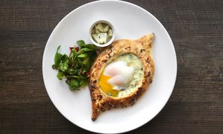 აჭარული ისპანახით და კვერცხი პაშოტით