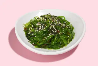 Chuka salad with nut paste