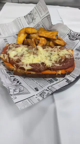 Tosta boloñesa