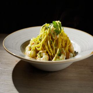 Pasta Fresca Con Salsa De Gambas Y Ajo