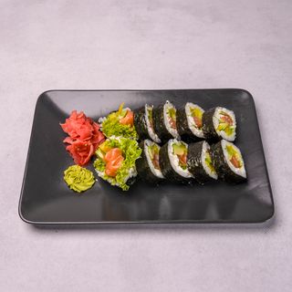 1. Futomaki serek, sałata, łosoś surowy, gruszka, awokado, rzodkiew  10szt