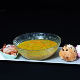 Supă de Linte Aurie cu Varza Murata , Pacenta Prajita , Smantana, Ardei 