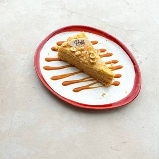 Наполеон з солоною карамелью