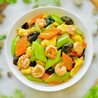 112. Скариди c пържени зеленчуци