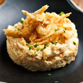 Ensaladilla rusa de gamba con mayo de ajonjoli