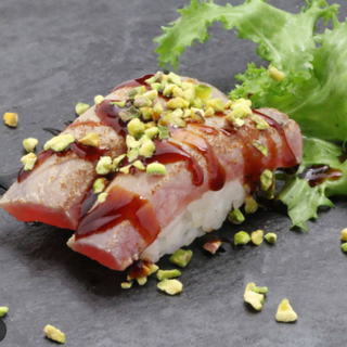 292.nigiri tonno scottato pistacchio(2pz)手握喷火金枪鱼开心果