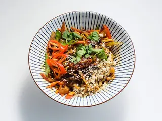 Локшина яєчна WOK з телятиною (350г)