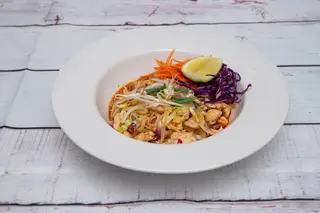 Pad thai moo/kai