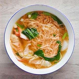 Soupe Pâtes Jaunes Viande de Porc Rôti