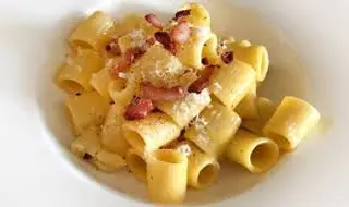 Mezza manica alla carbonara