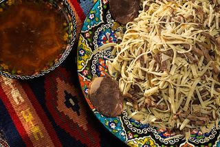 Нарын с бульоном