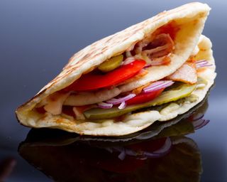 Тортила с бекон