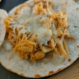 Quesadilla de pollo y guacamole