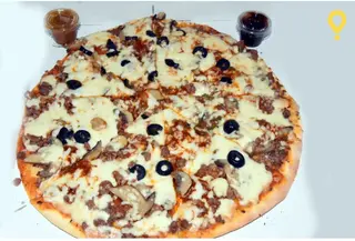 Pizza Bolognaise
