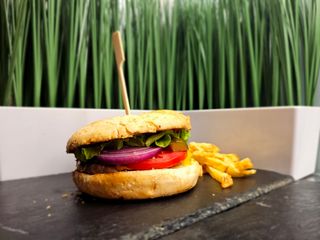 Телешки бургер Ин Ям (350гр.)