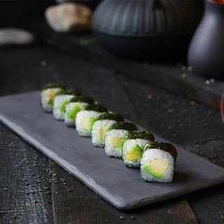 Ռոլ մակի ավոկադոյով